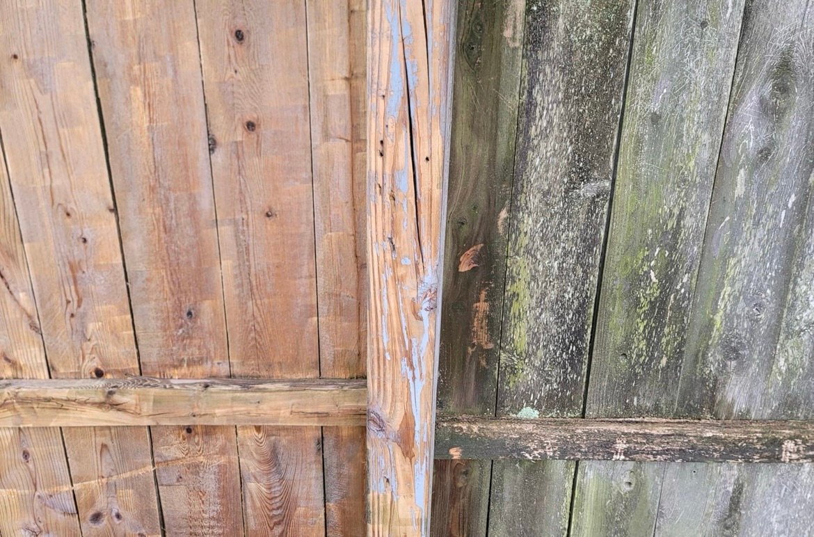 Power washer that cleaned old fence