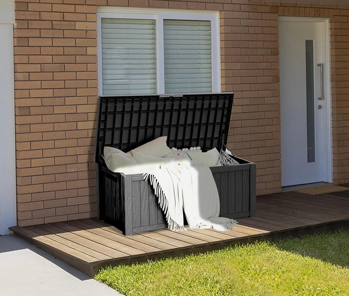 Outdoor storage box