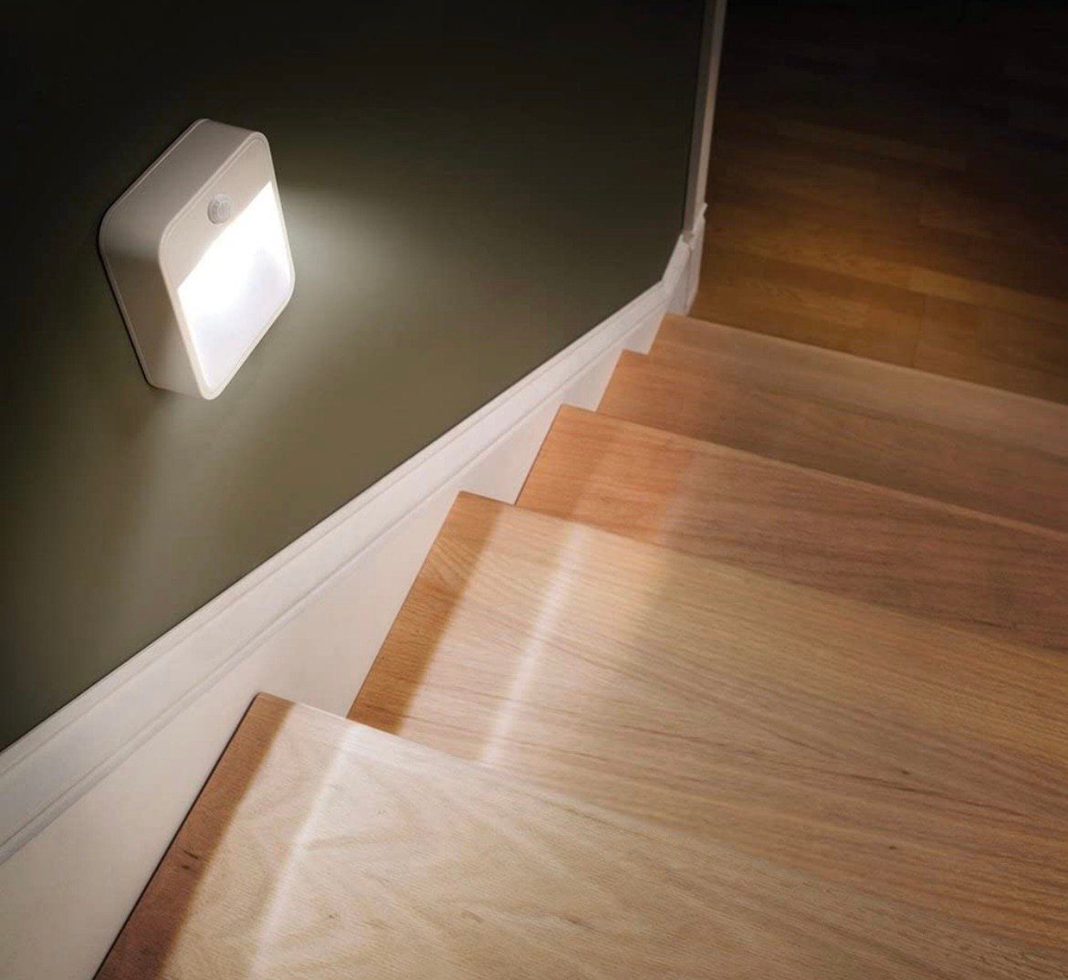Battery motion sensor light